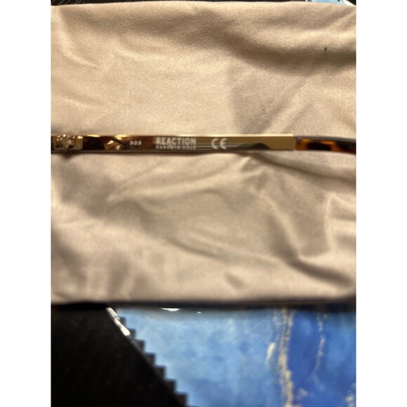 Kenneth Cole Reaction KC2914 UNISEXY gold rimmed aviator sunglasses. - Picture 5 of 5